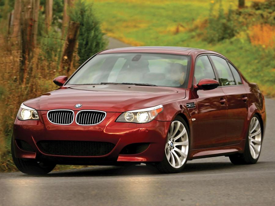  BMW M5 2005 года  (US) (фото 12 из 35)